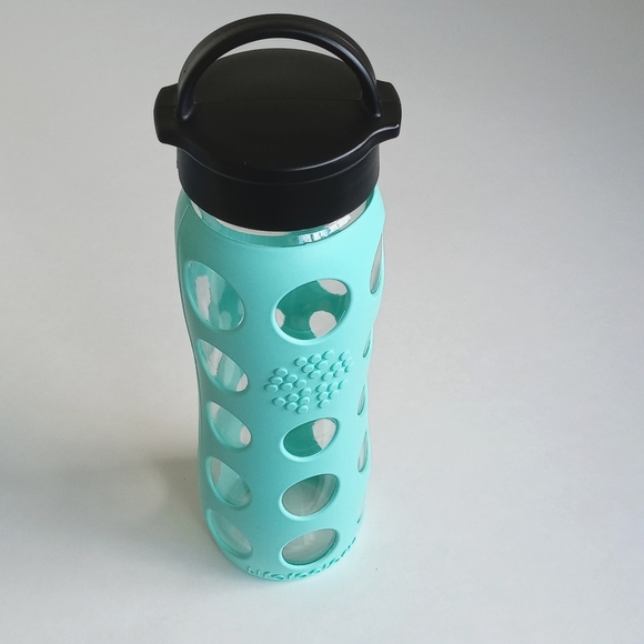 Aqua Life Factory Glass Water Bottle w/ Silicone Sleeve - Picture 5 of 11